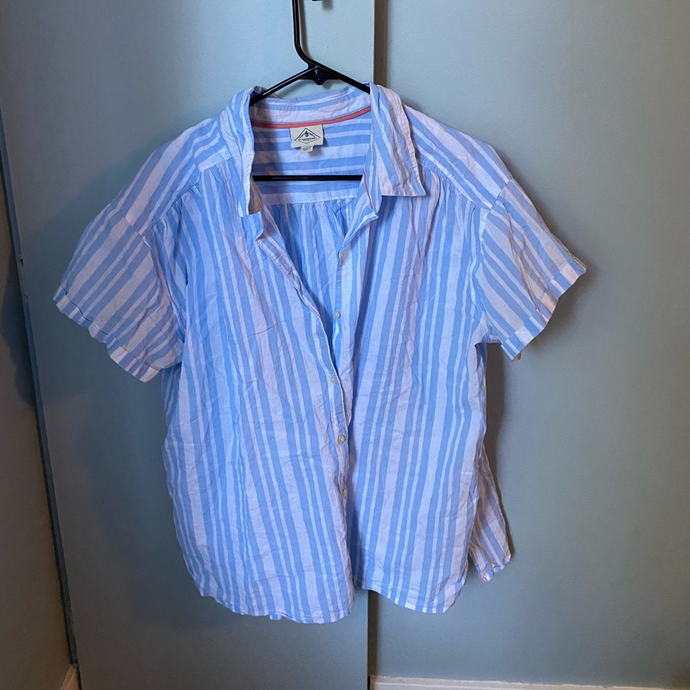 Light button down